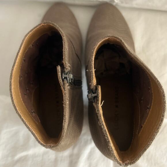 LUCKY BRAND LP Paise Zig Zag Texture Taupe Beige Suede Zip Ankle Boots Booties 8 - Picture 5 of 8